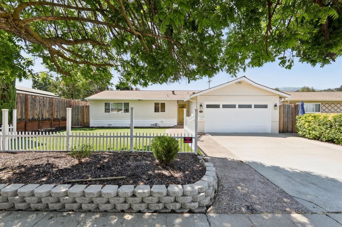 Property Photo:  1684 Zinnia Lane  CA 95124 
