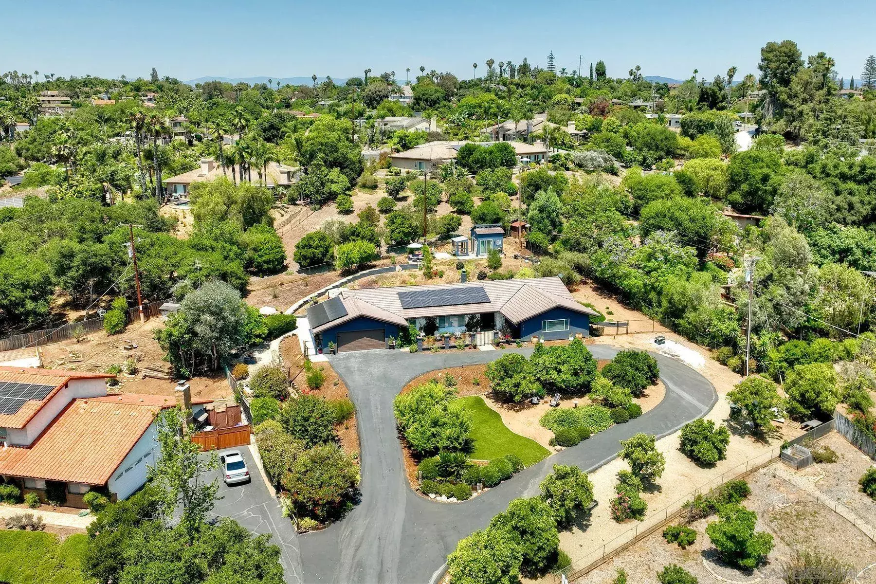 Property Photo:  660 Via Rancho Pkwy  CA 92029 