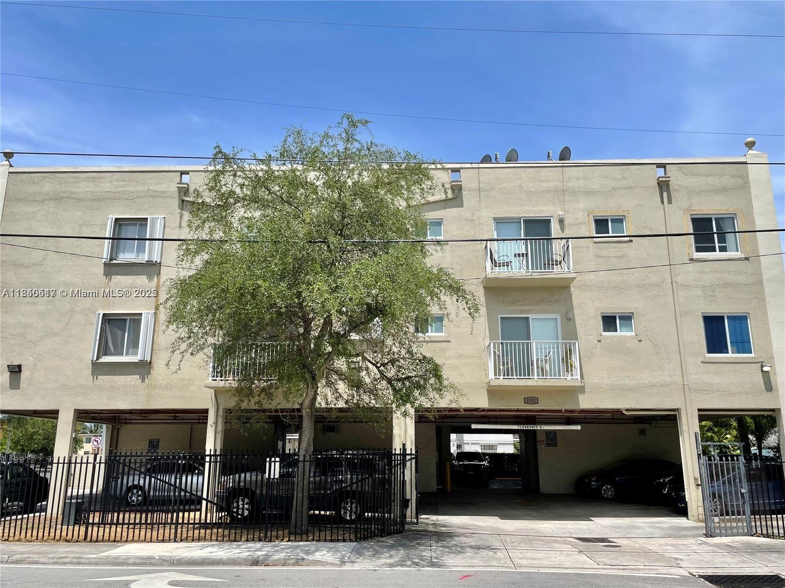Property Photo: 3201 W Flagler St 102 FL 33135