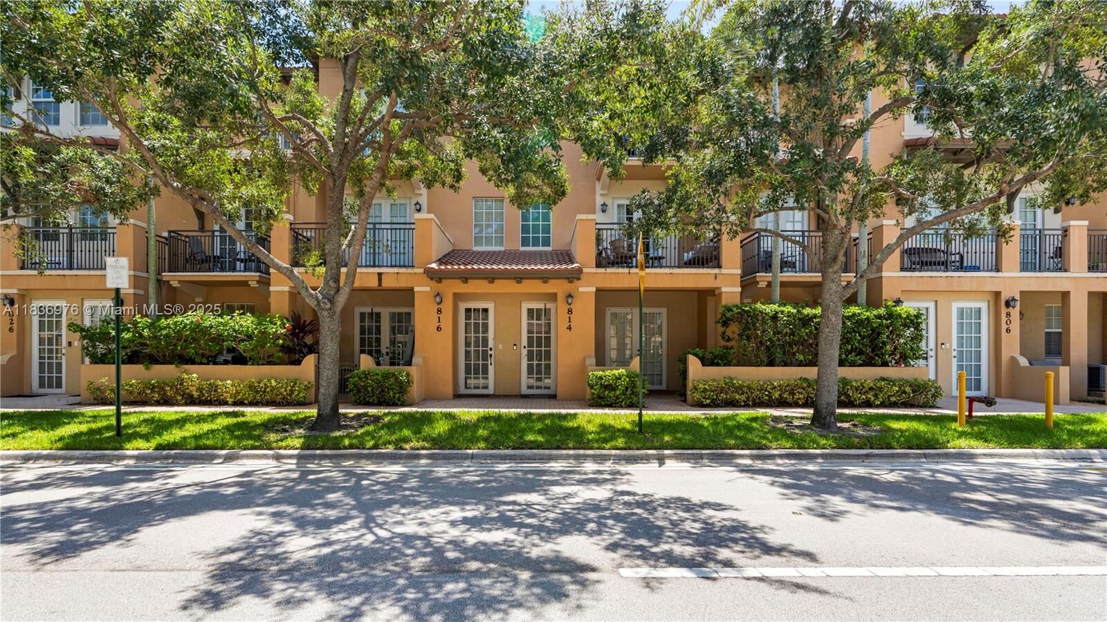 Property Photo:  814 SW 147th Ave 3606  FL 33027 
