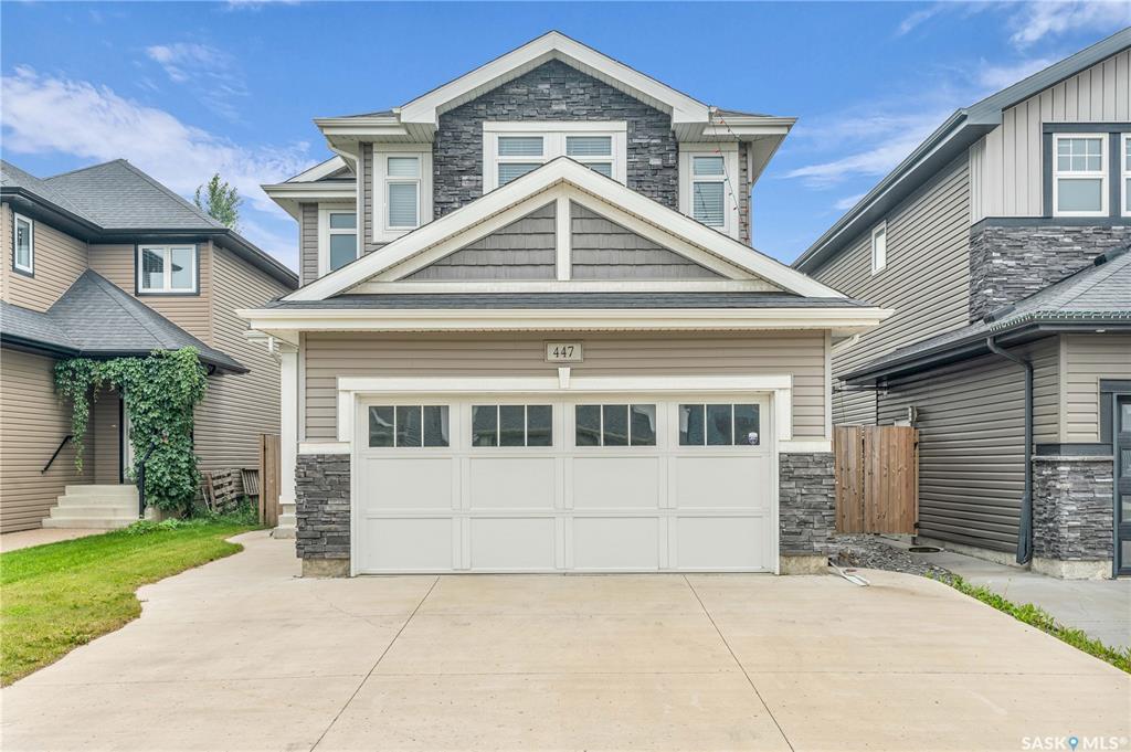 Property Photo:  447 Veltkamp Crescent  SK S7T 0E5 