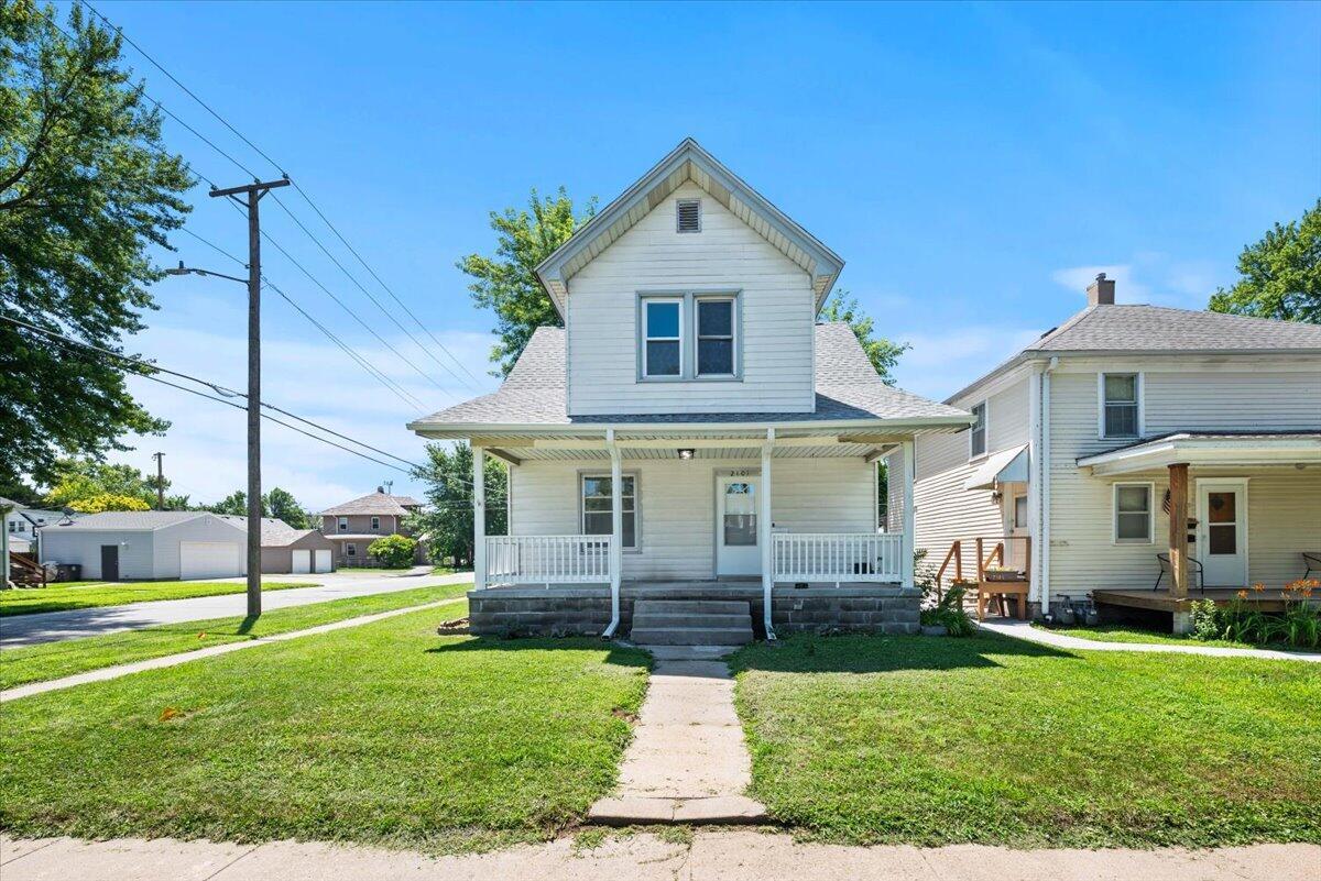 Property Photo: 2101 Avenue B IA 51501