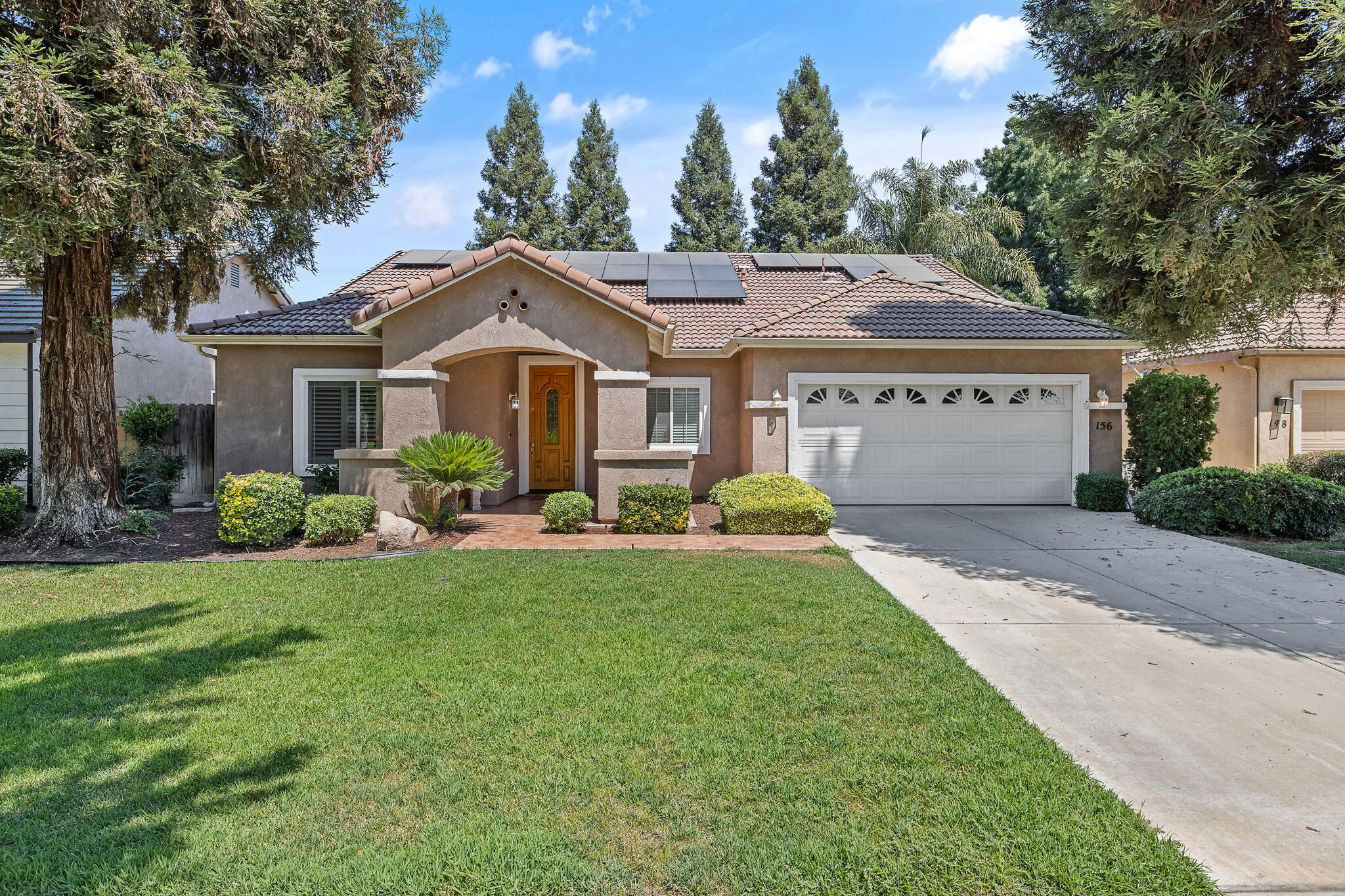 Property Photo: 156 N Boise Court CA 93291