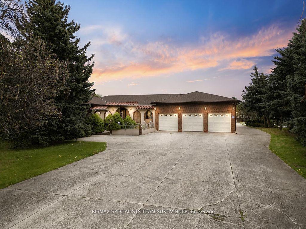Property Photo:  3 Princess Andrea Court  ON L6P 0G2 