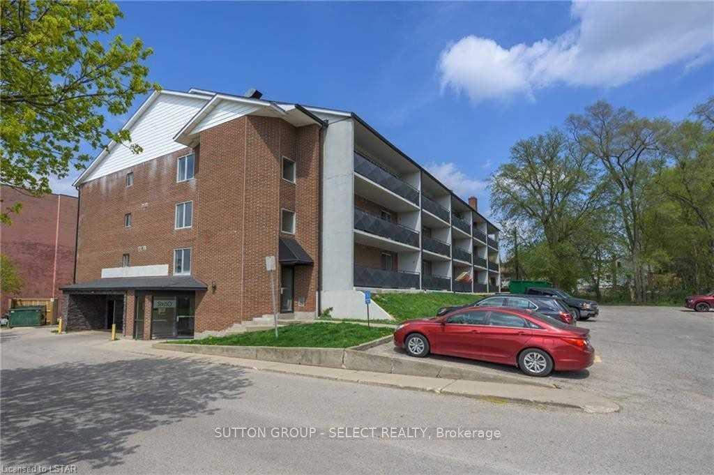 Property Photo:  660 Cheapside Street  ON N5Y 3Y2 