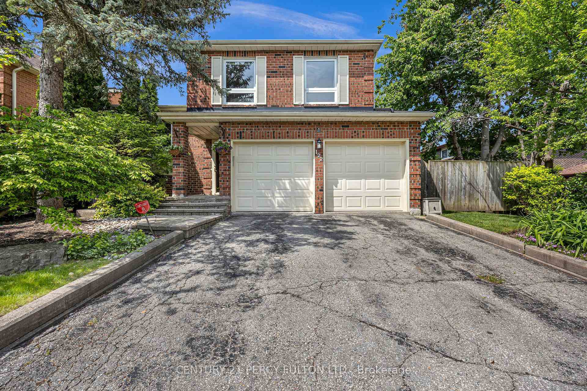 122 Wootten Way N  Markham ON L3P 4C6 photo