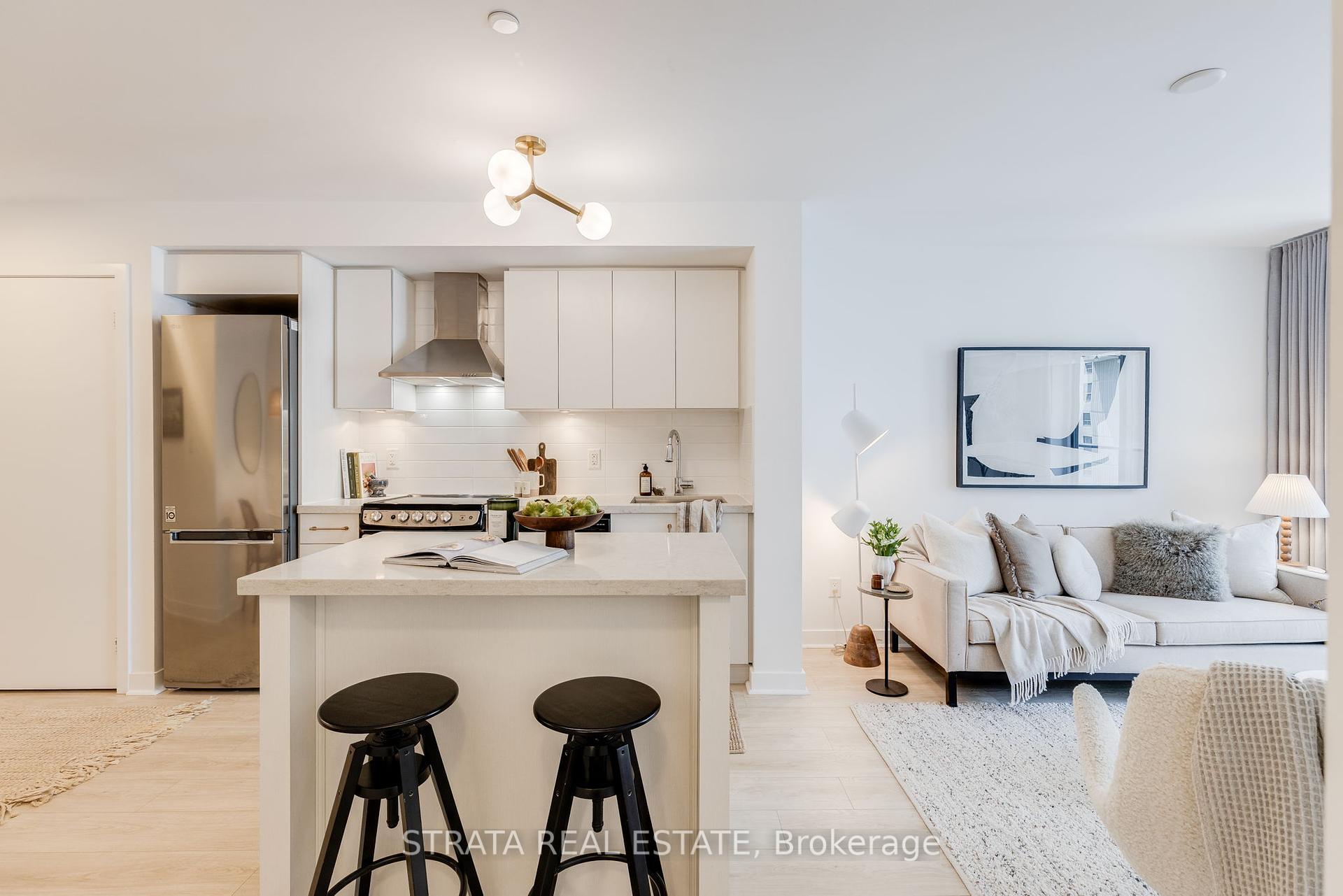 Property Photo: 58 Orchard View Boulevard 1006 ON M4R 0A2