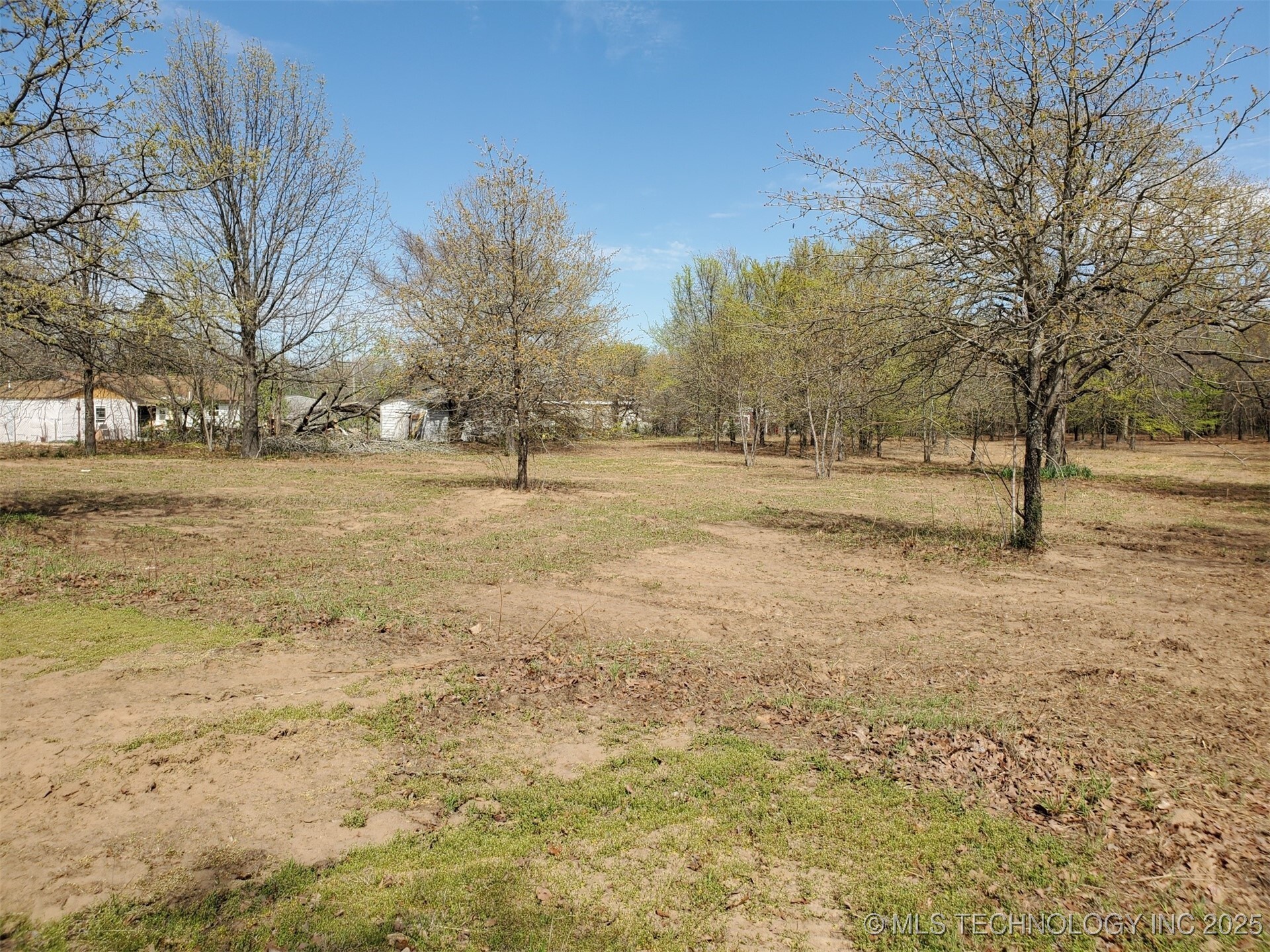 Property Photo: 421041 E 1169 Road OK 74432
