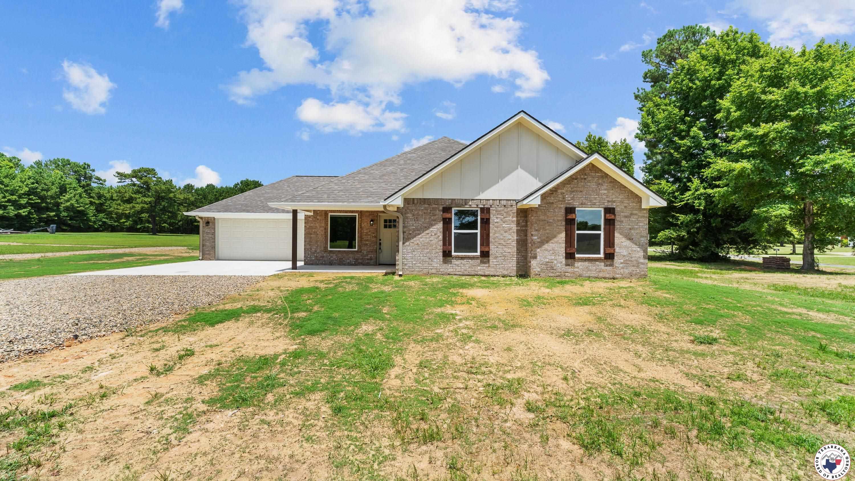 Property Photo: 206 Spencer St TX 75567