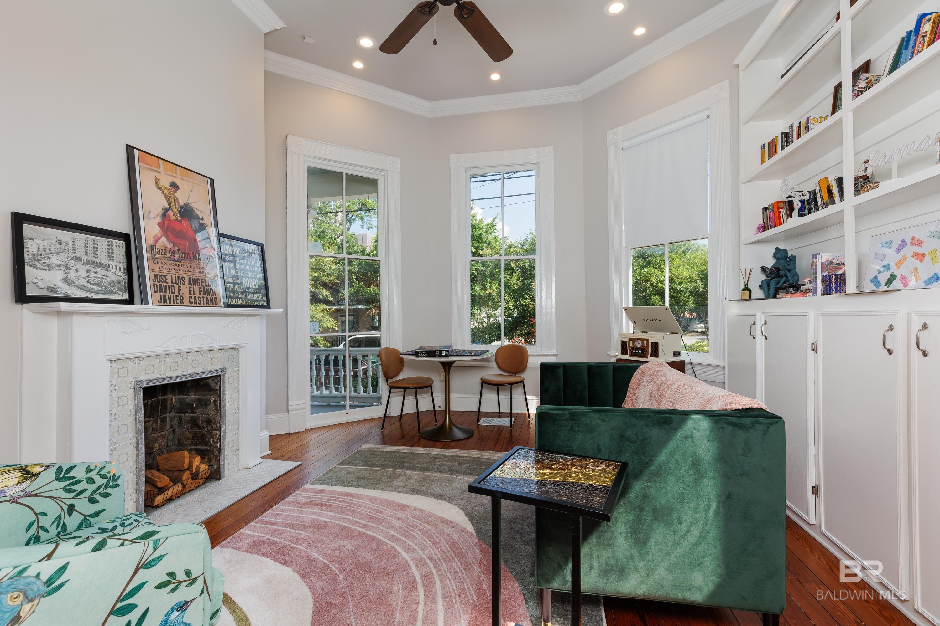 Property Photo:  208 State Street  AL 36603 