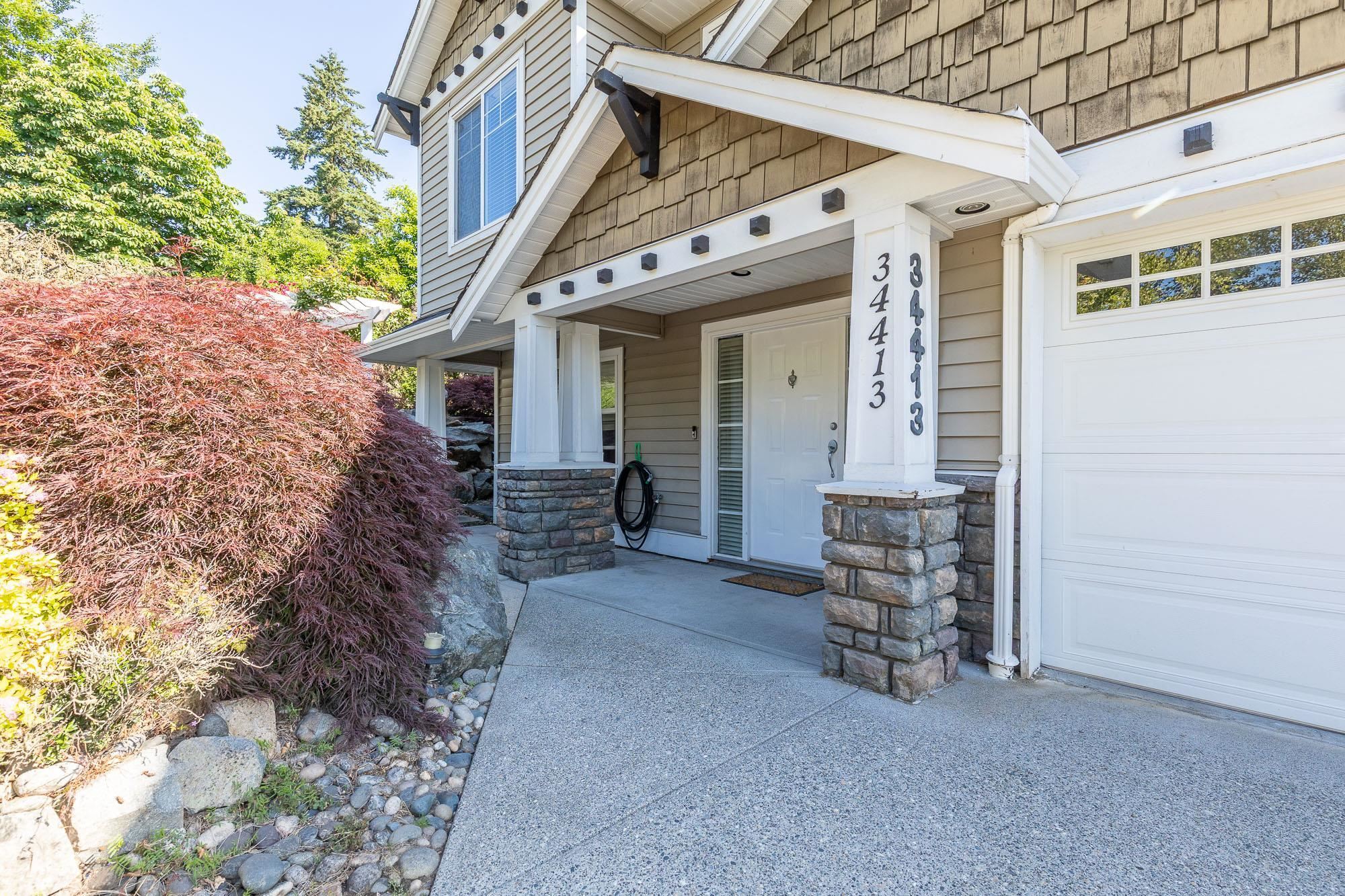 Property Photo: 34413 Stoneleigh Avenue BC V2S 8N4