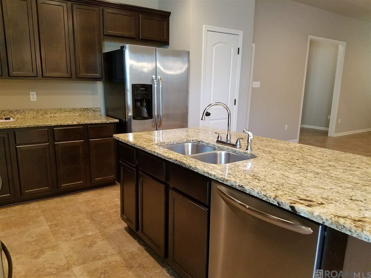 Property Photo:  535 Greenwich Dr  LA 70820 