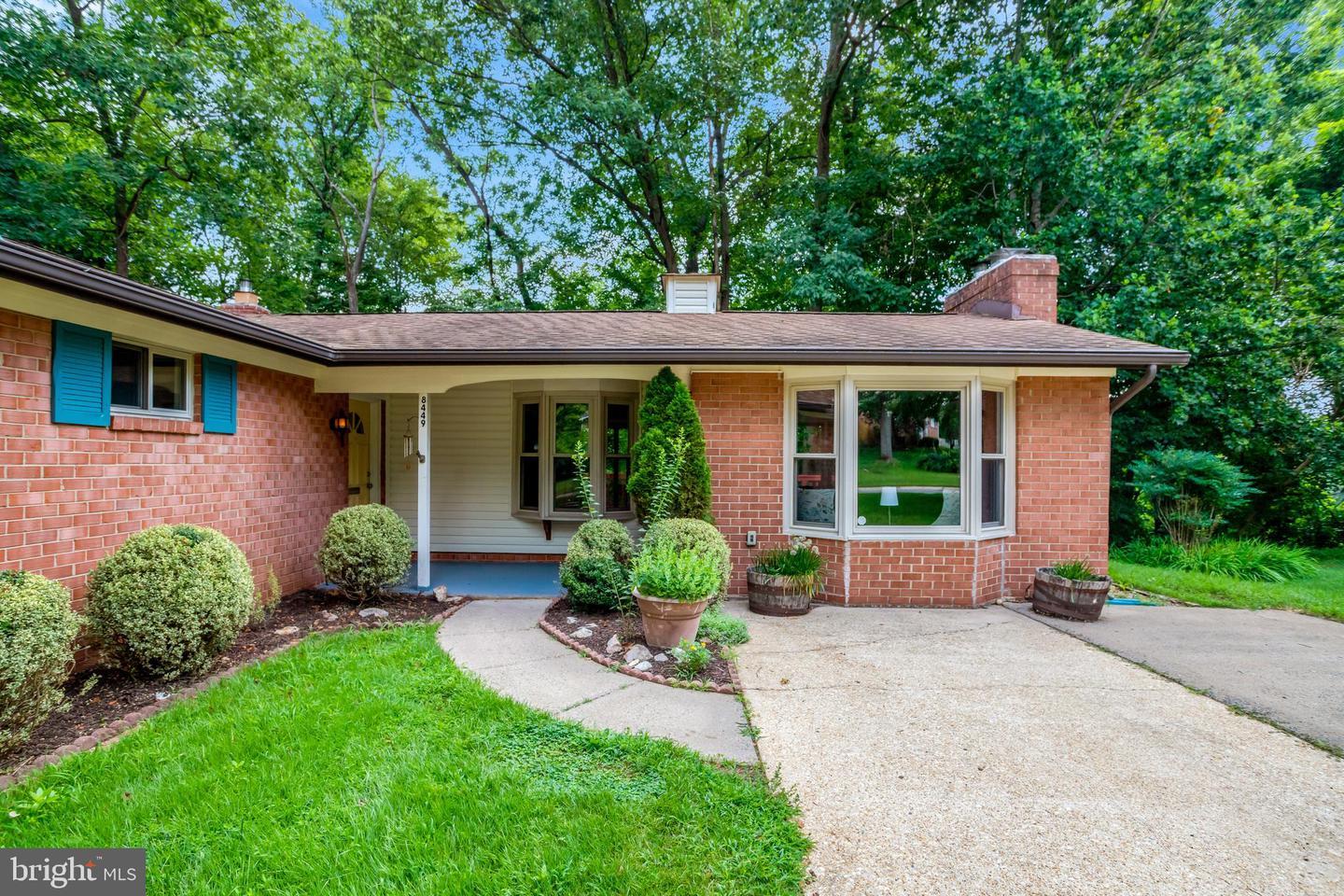Property Photo: 8449 Thames Street VA 22151
