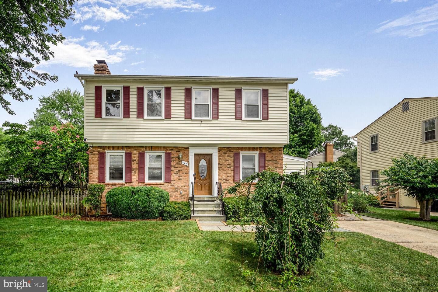 Property Photo: 5019 10th Street N VA 22205