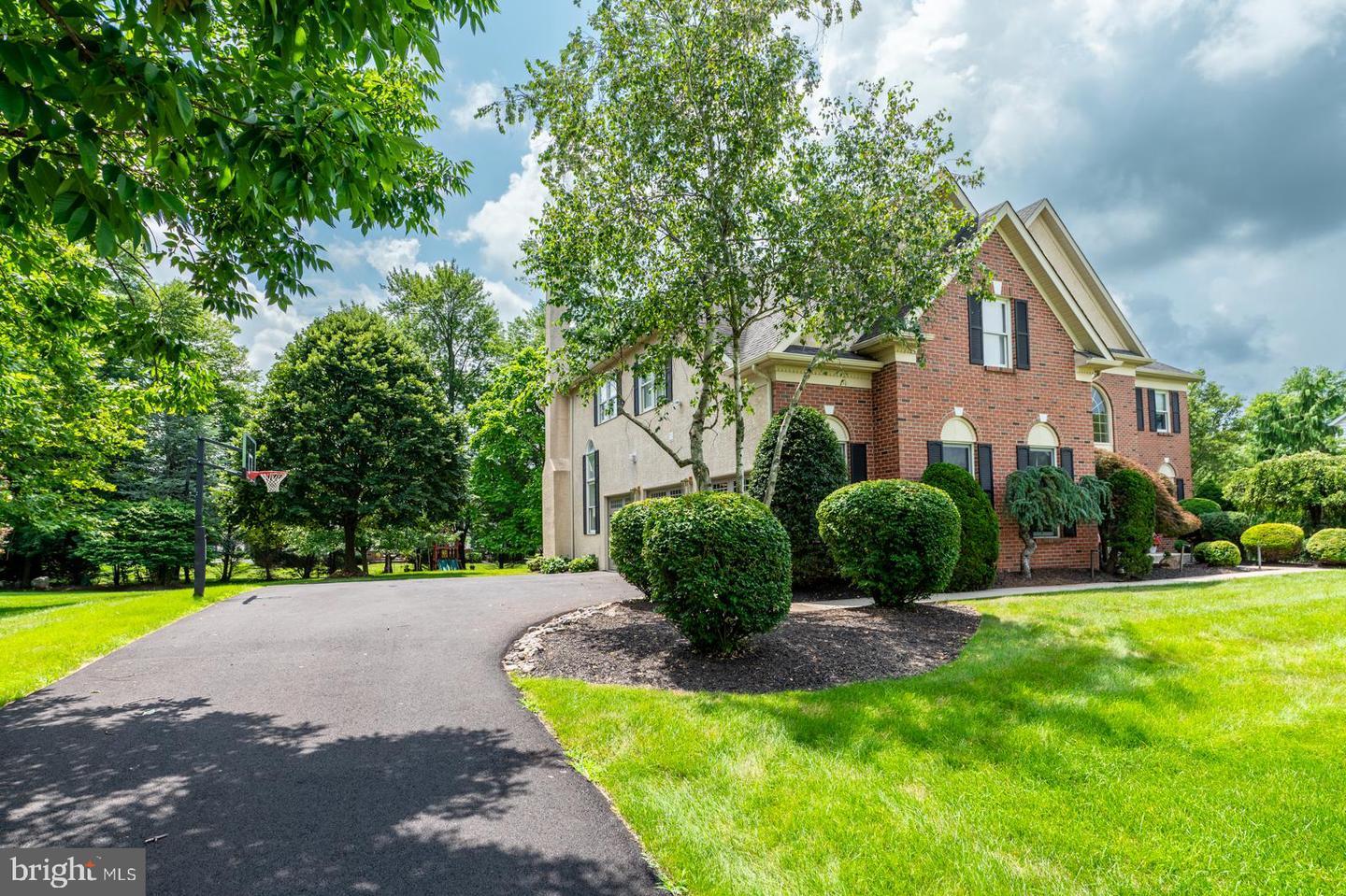 Property Photo: 1230 Peterman Lane PA 19002