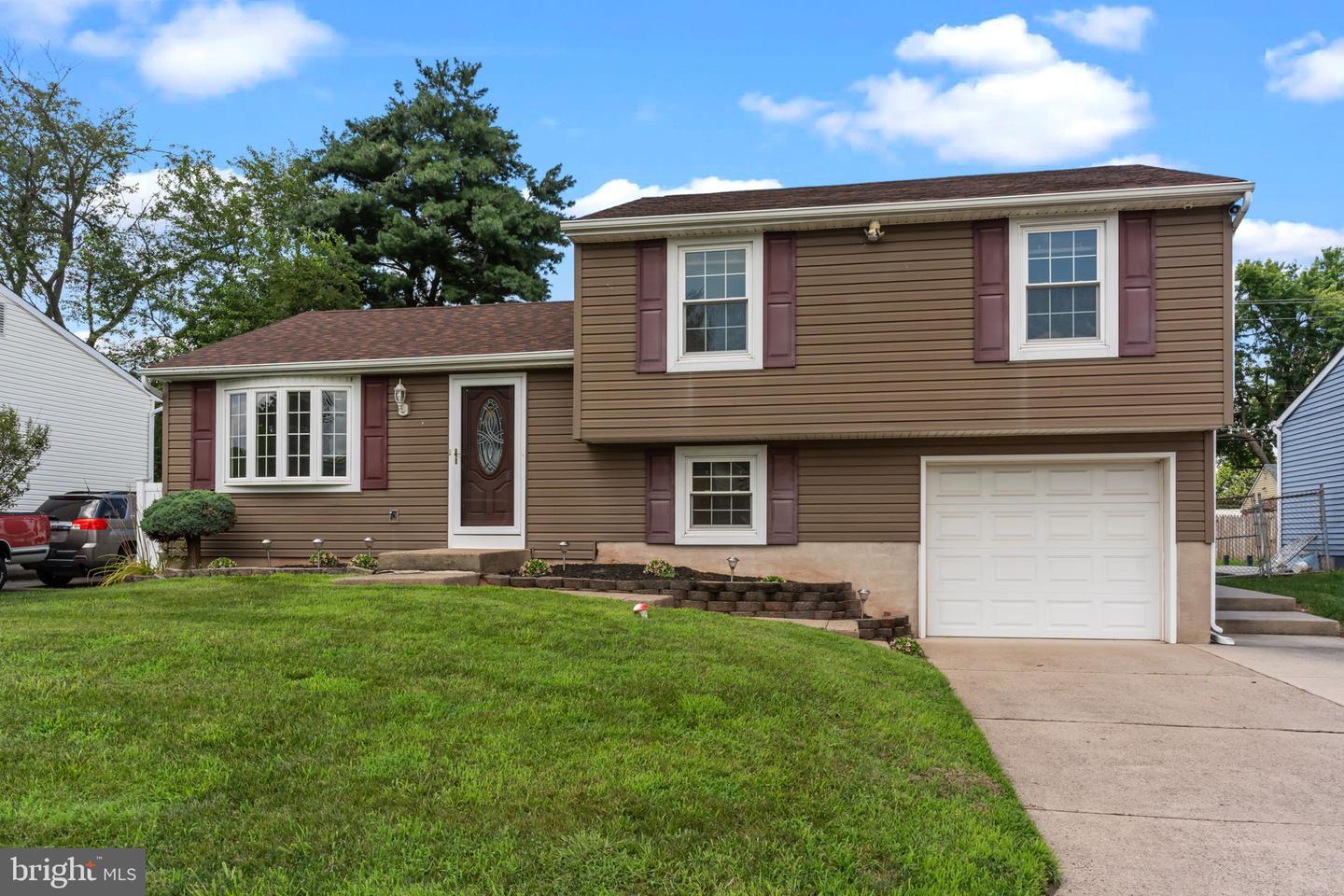 Property Photo: 4617 Murray Street PA 19007