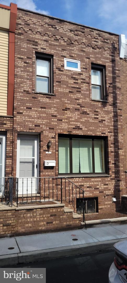 Property Photo: 2417 S Clarion Street PA 19148