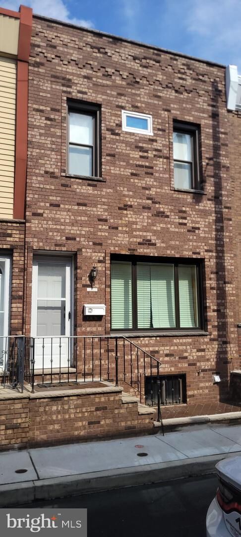 Property Photo: 2417 S Clarion Street PA 19148