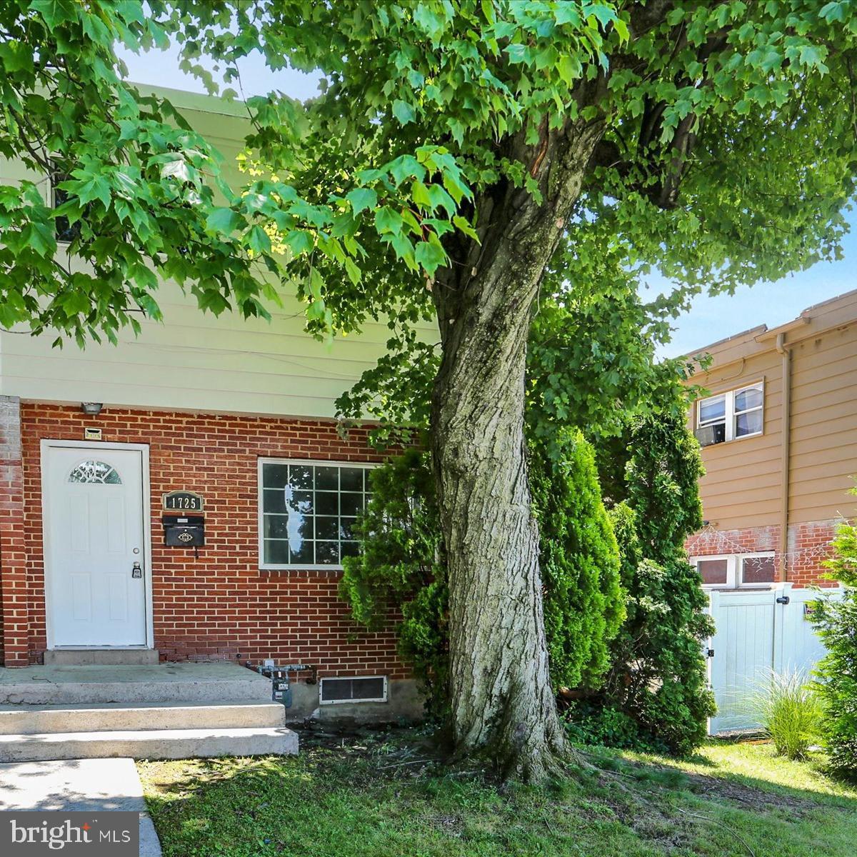 1725 Cumberland Street  Harrisburg PA 17103 photo