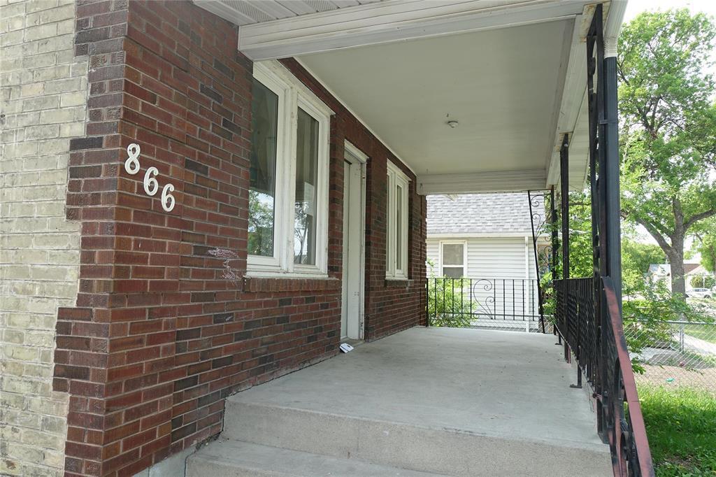 Property Photo:  866 Magnus Avenue  MB R2X 0M8 