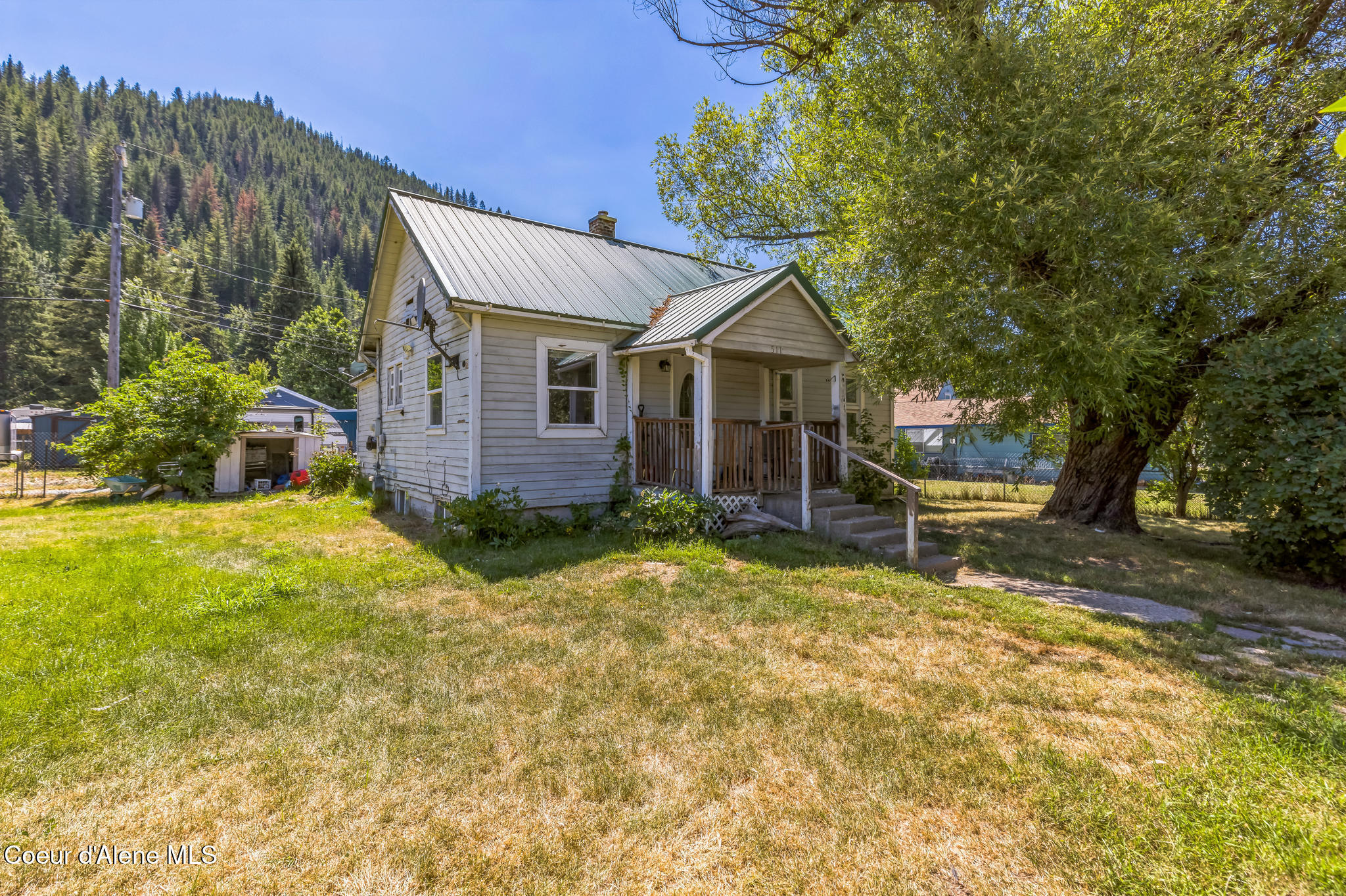 Property Photo:  511 E Idaho Ave  ID 83849 