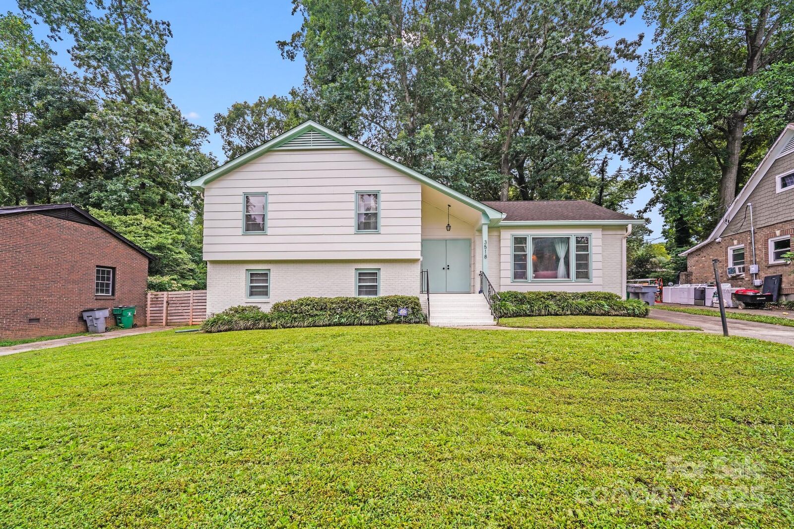 Property Photo:  3518 Donovan Place  NC 28215 