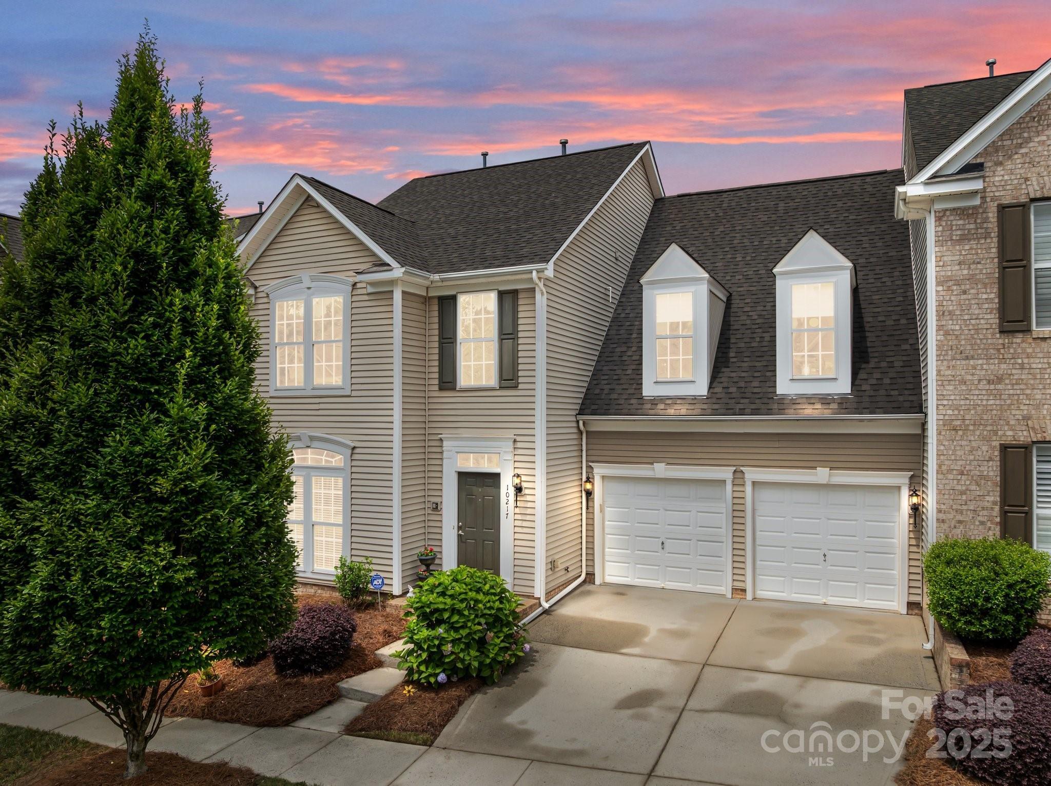 Property Photo: 10217 Linksland Drive NC 28078