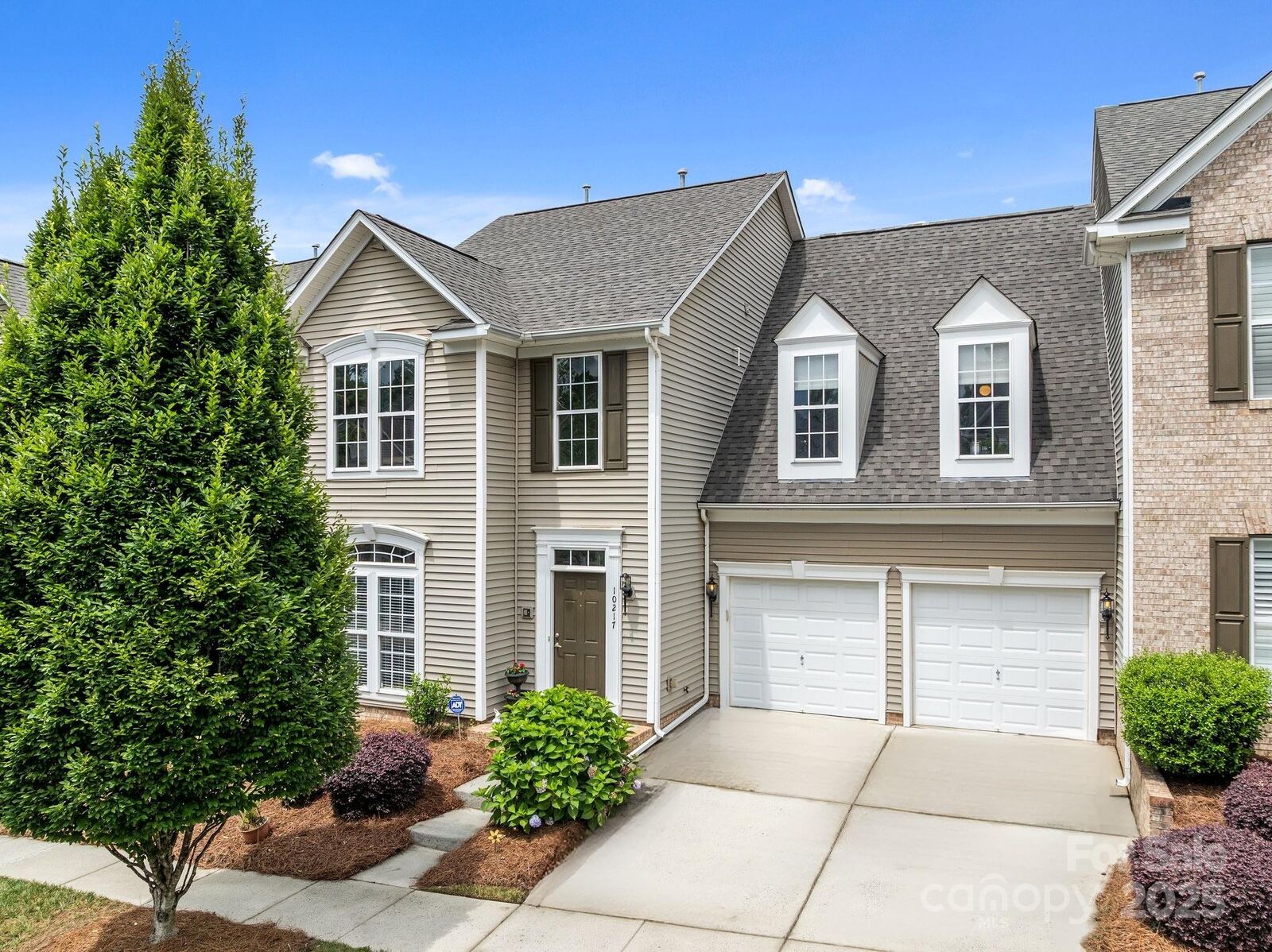 Property Photo:  10217 Linksland Drive  NC 28078 