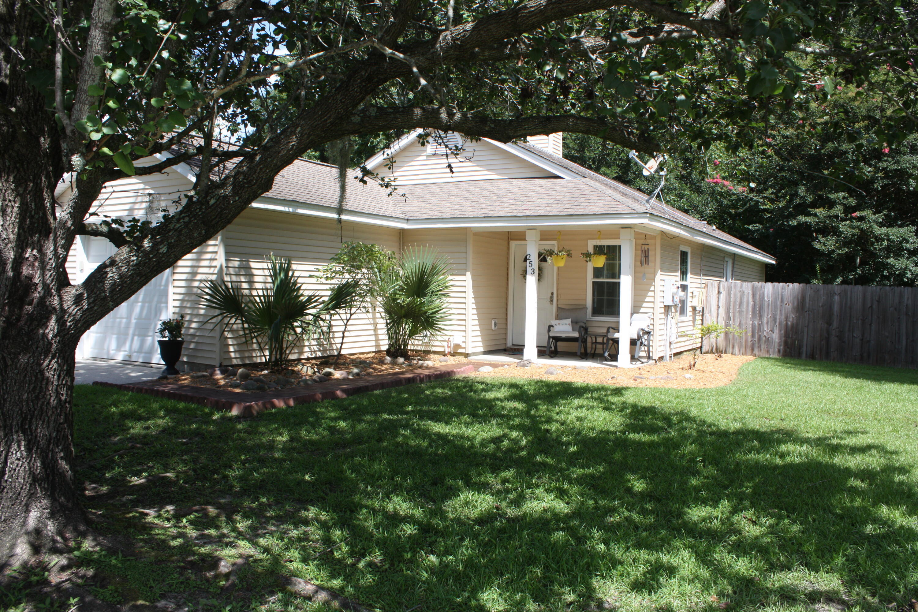 Property Photo: 253 Muirfield Parkway SC 29414