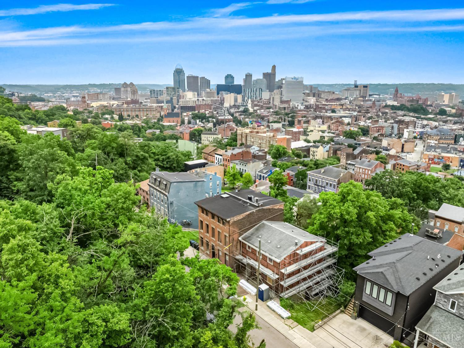 Property Photo: 143 Goethe Street OH 45202