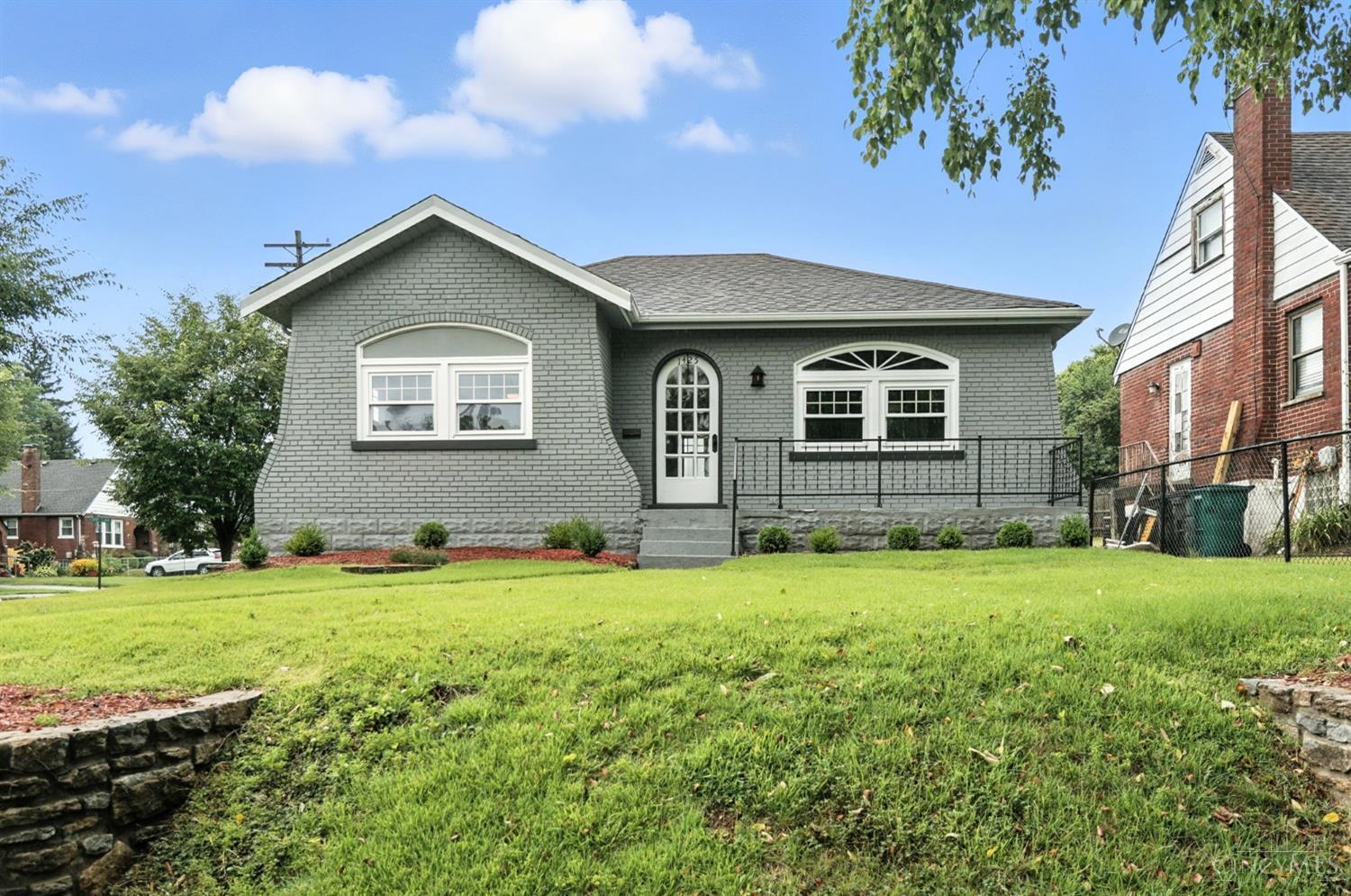 Property Photo: 1425 Covedale Avenue OH 45238