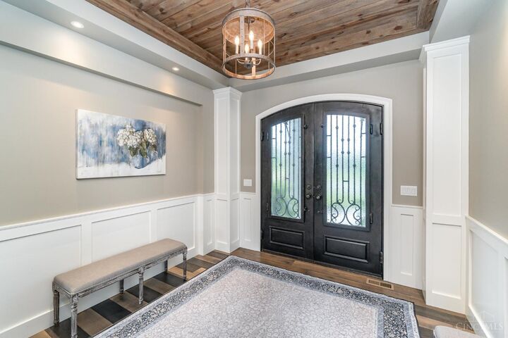 Property Photo:  8659 Coveview Court  OH 45040 