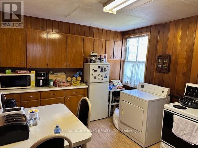 Property Photo:  228 London Street  ON K9H 2Y9 
