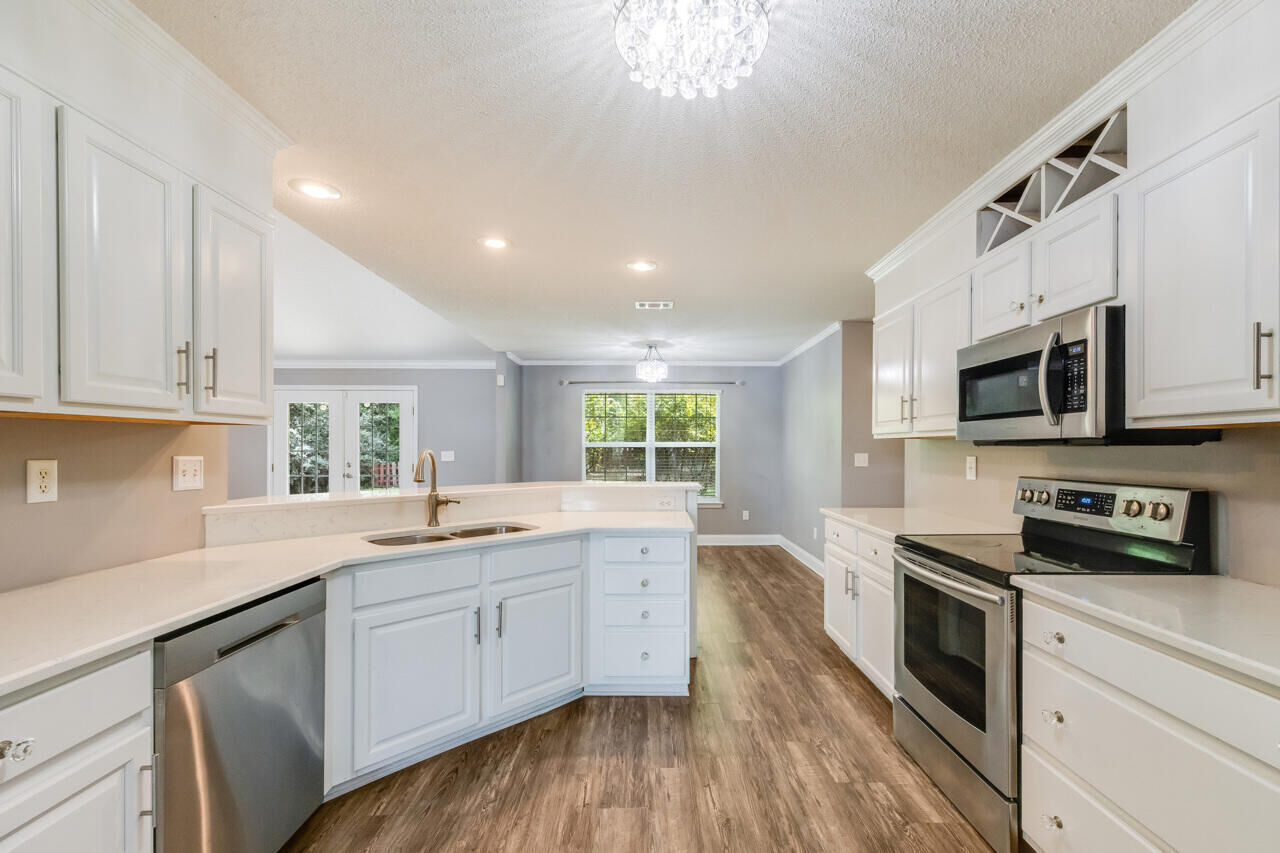 Property Photo:  215 Seneca Trail  FL 32536 