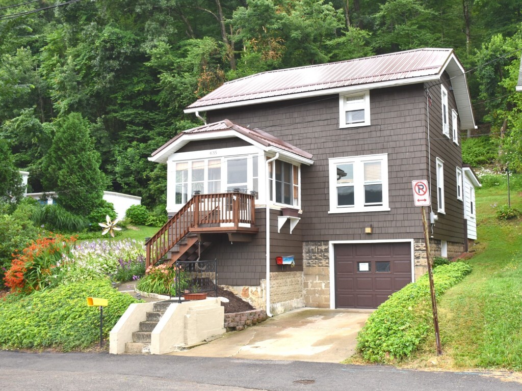 Property Photo:  635 Egbert Avenue  PA 16323 
