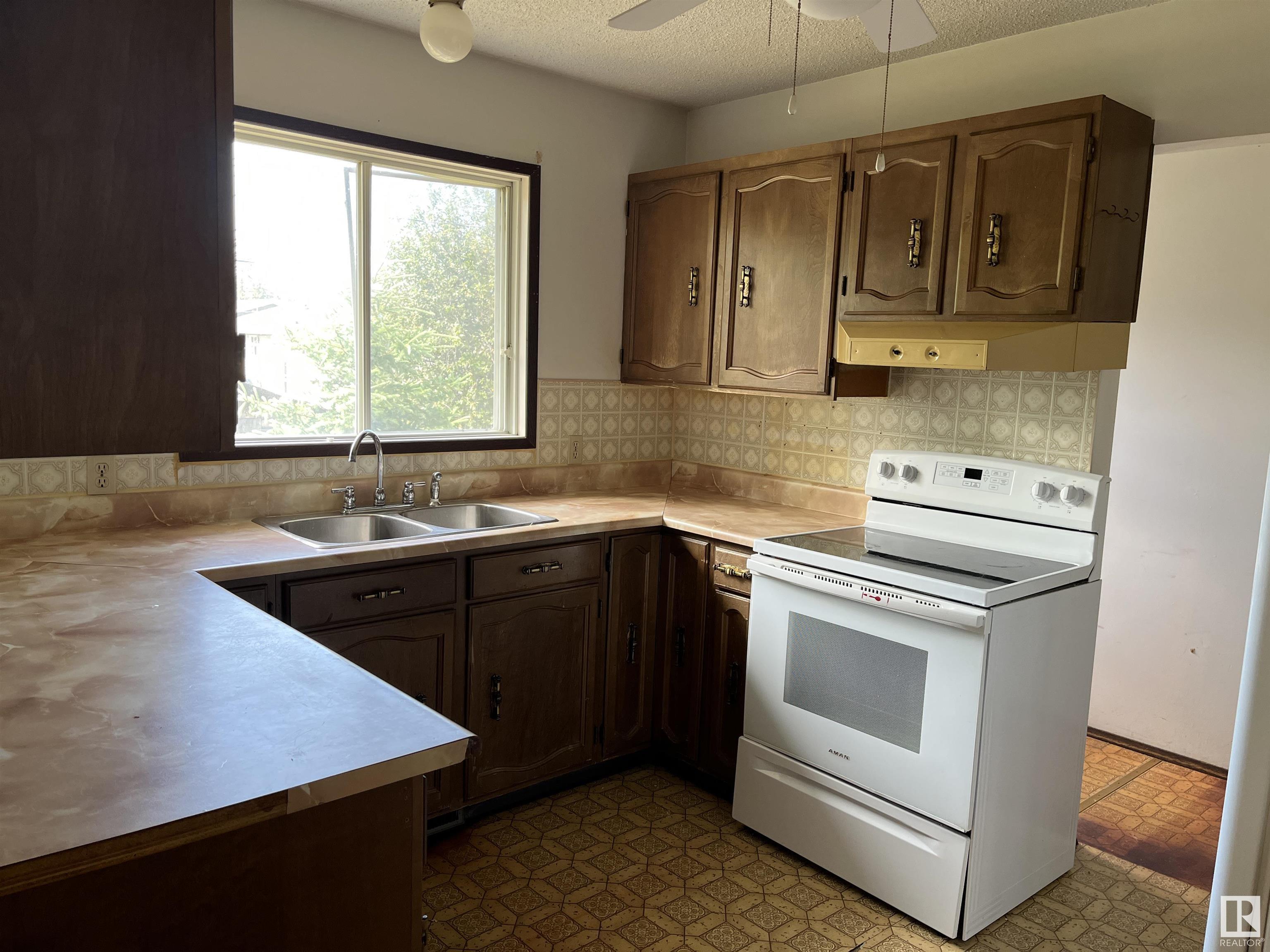 Photo de la propriété: 5340 53 Avenue AB T9N 2B3