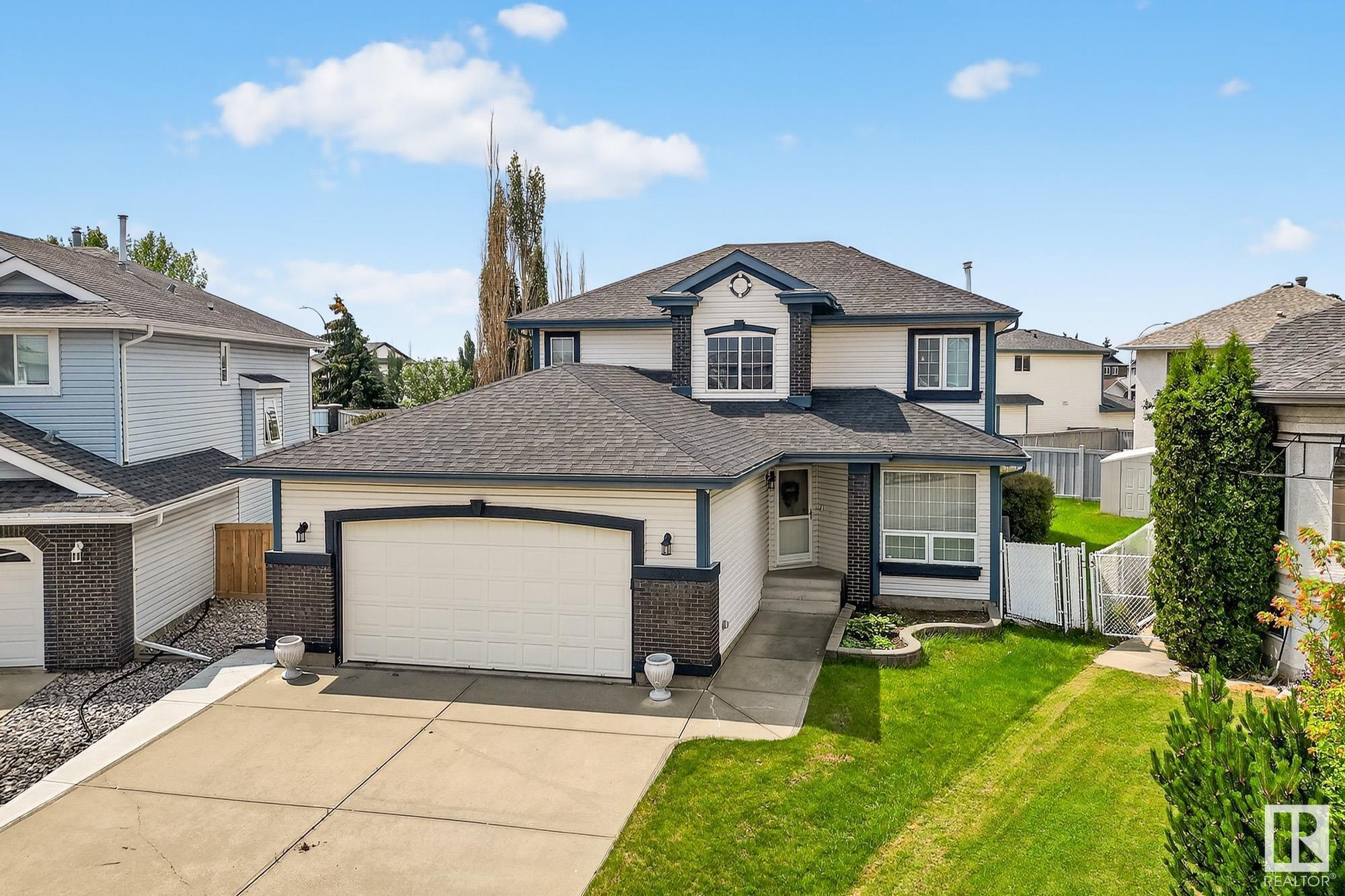 429 Klarvatten Lake Wynd NW  Edmonton AB T5Z 3B9 photo