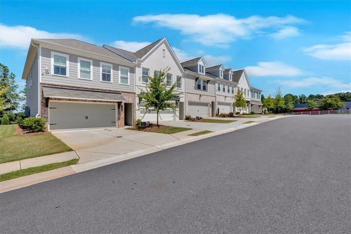 Property Photo:  1086 Mornington Way  GA 30008 