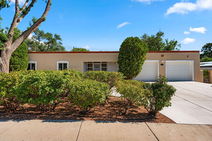2316 Hannett Avenue NE  Albuquerque NM 87106 photo