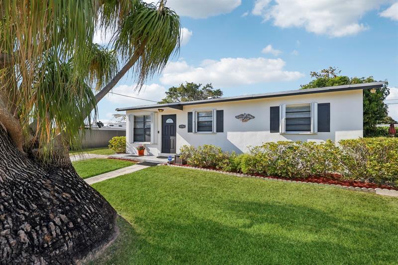 Property Photo:  10761 SW 149th St  FL 33176 