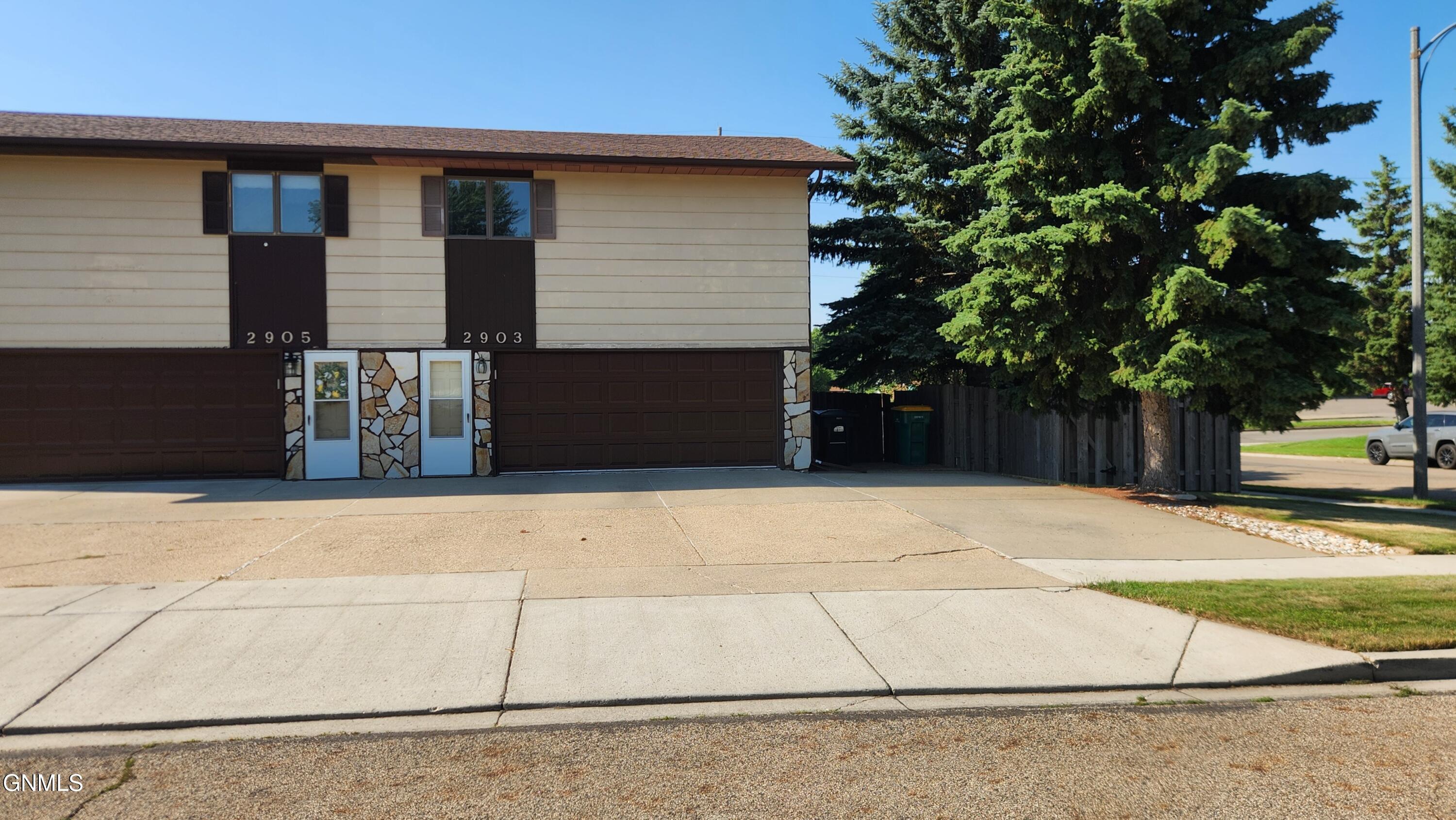 2903 Vancouver Lane  Bismarck ND 58503 photo
