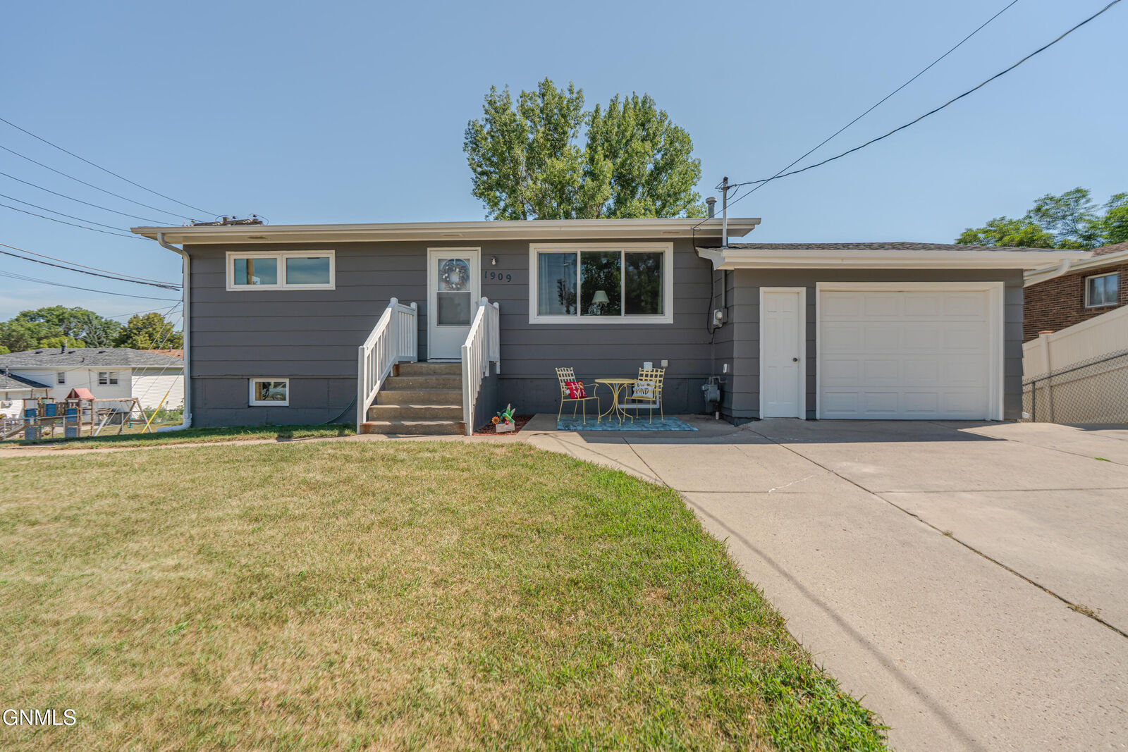 Property Photo:  1909 Divide Avenue  ND 58501