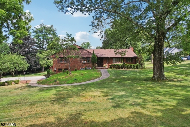 Property Photo: 775 Colonial Rd NJ 07417