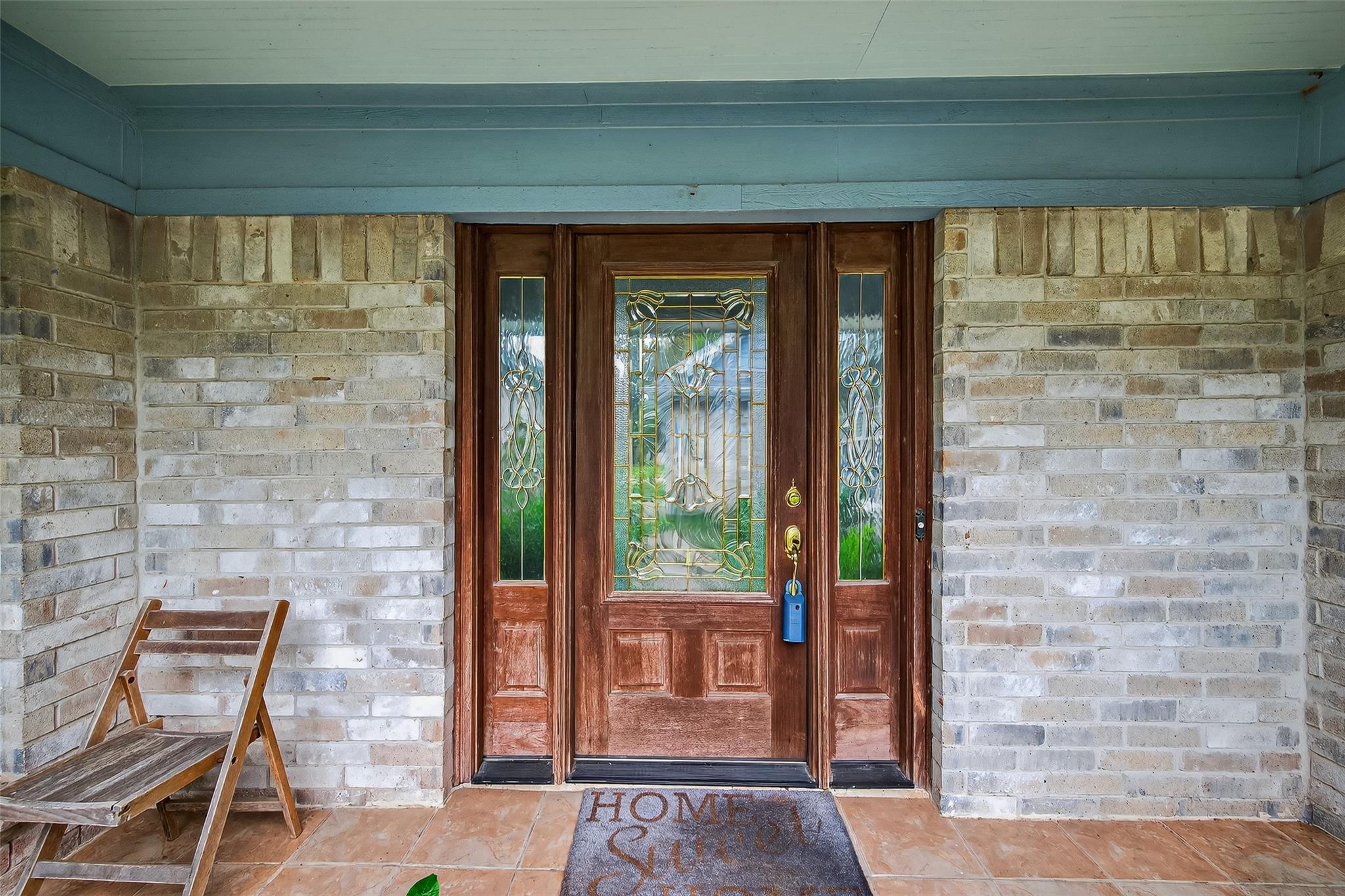 Property Photo: 519 E Hillary Circle TX 77498