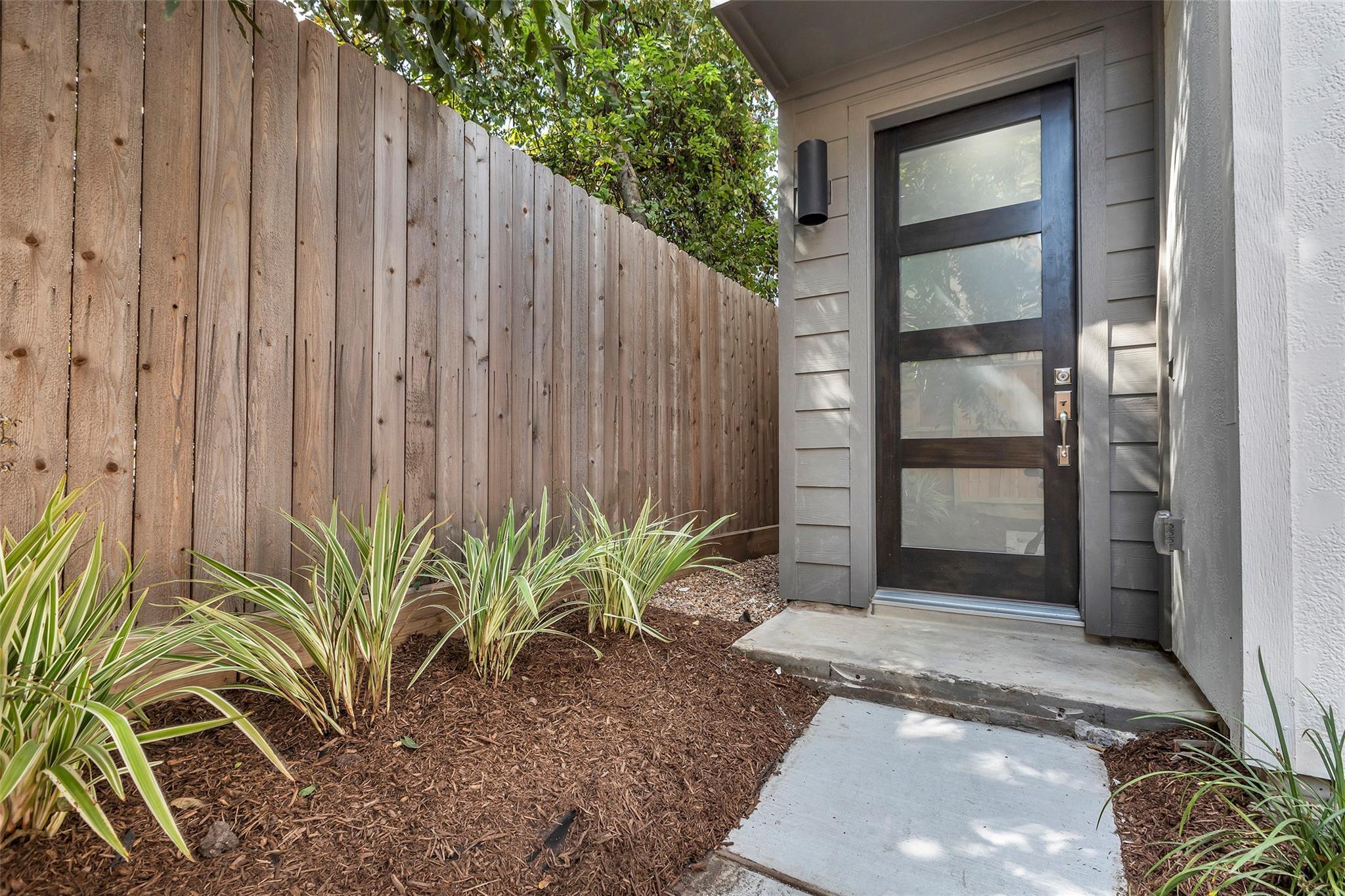 Property Photo: 3010 Bell Street TX 77003