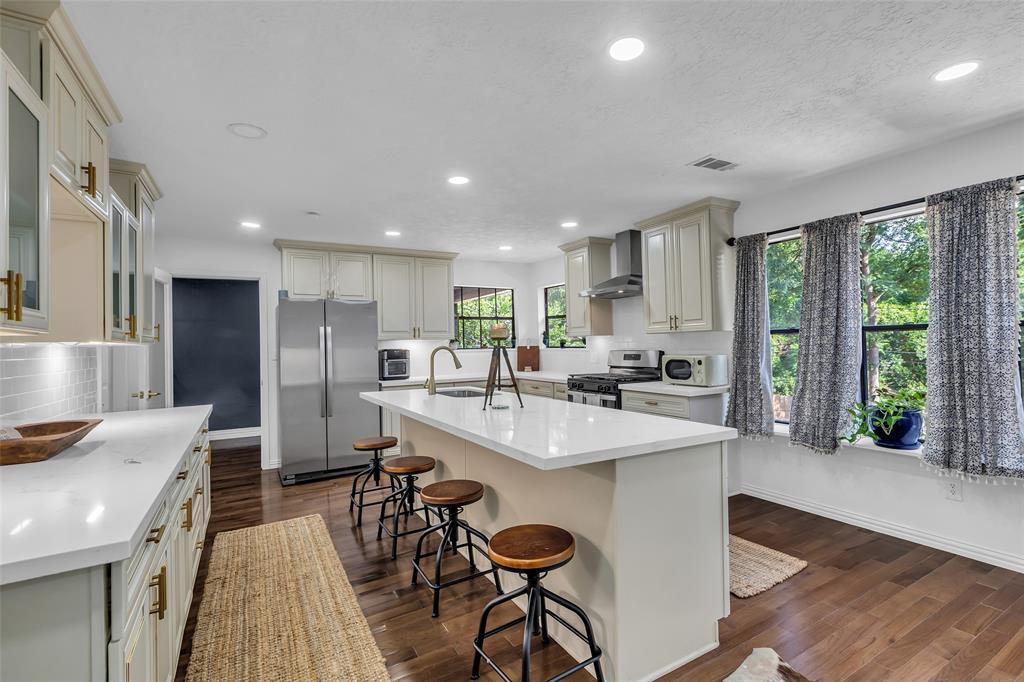 Property Photo: 1710 Hill Top Lane TX 77339