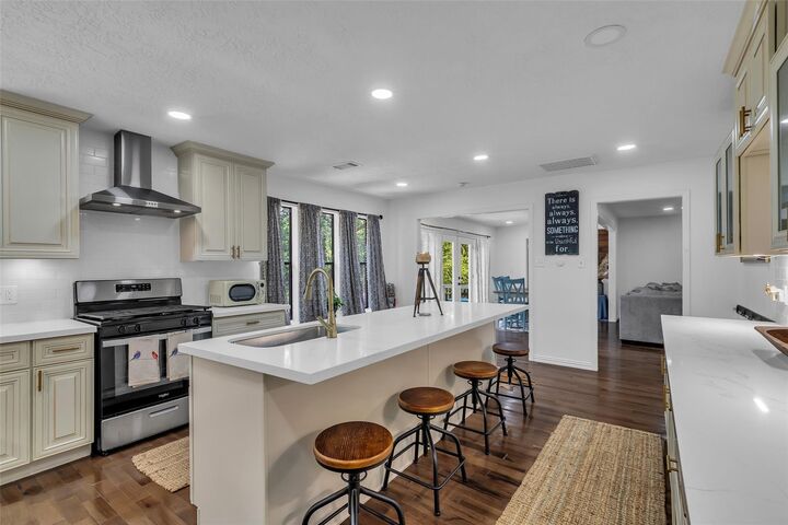 Property Photo:  1710 Hill Top Lane  TX 77339 