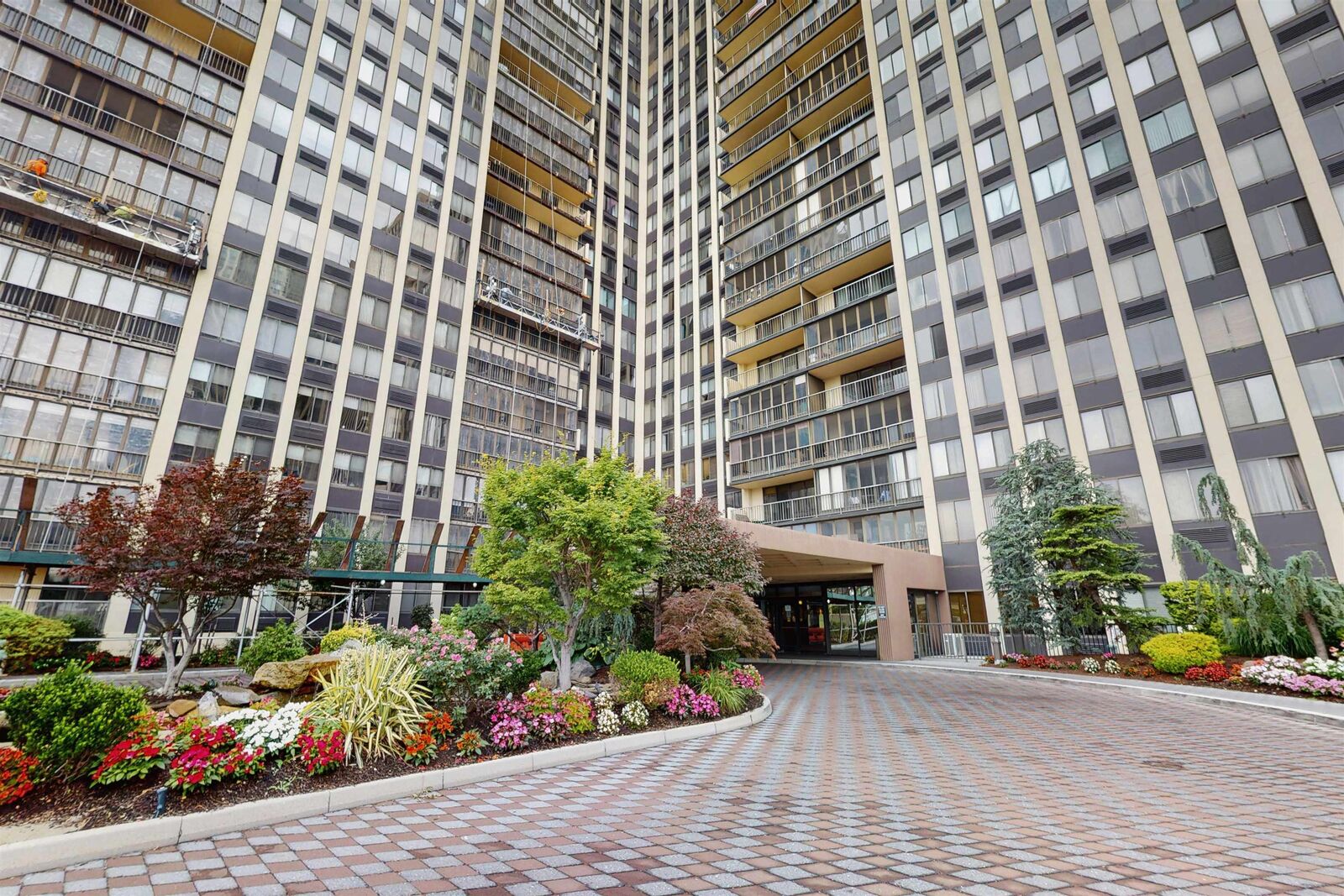 Property Photo:  300 Winston Dr C2617  NJ 07010 