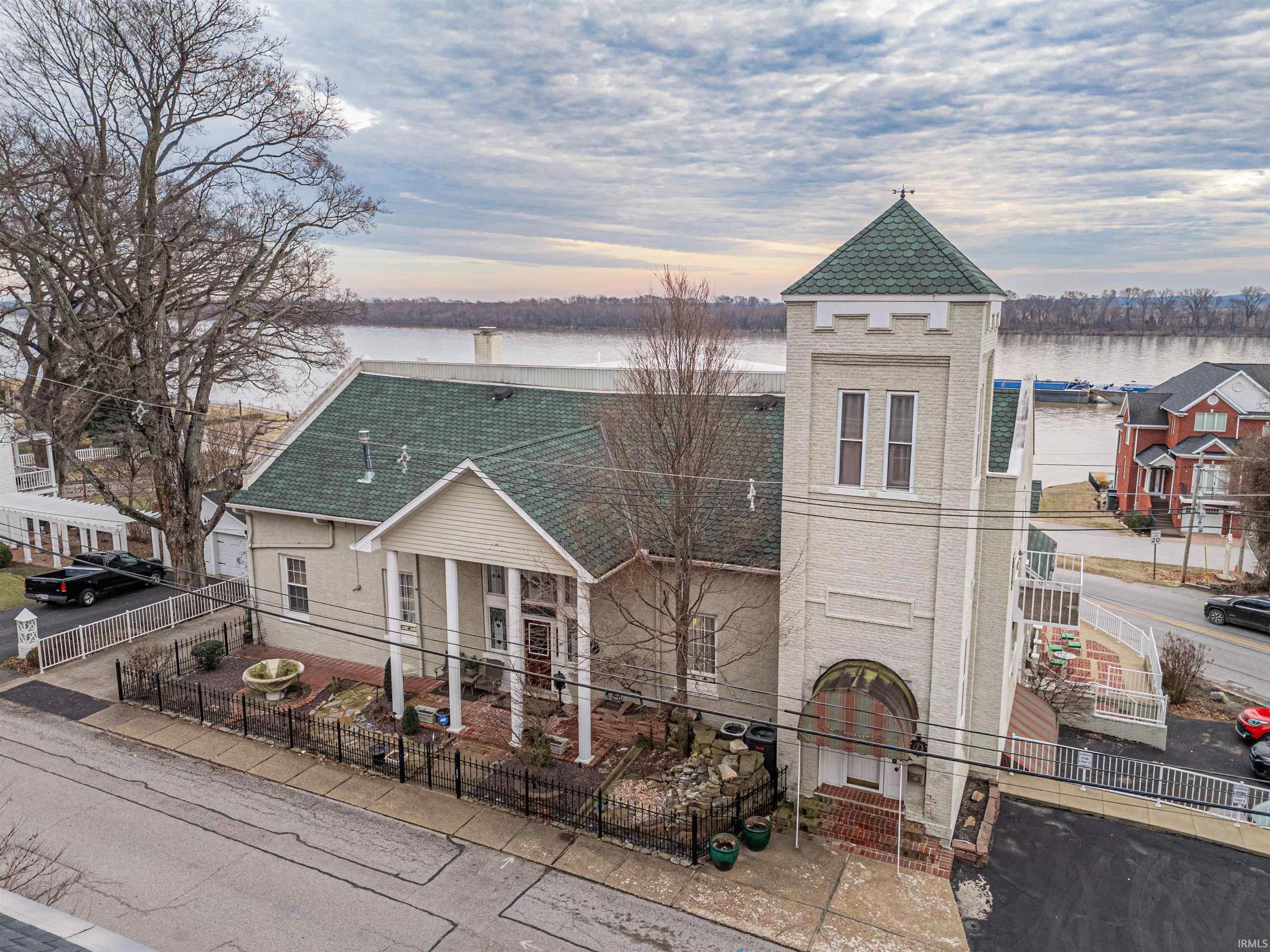 Property Photo: 101 E Jennings Street E IN 47630