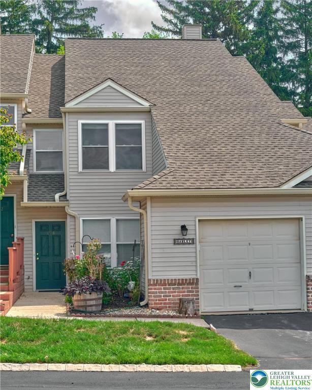 Property Photo: 194 Lindfield Circle PA 18062